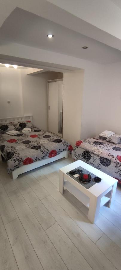 Studio Apartman Kocka Belgrade Exterior photo